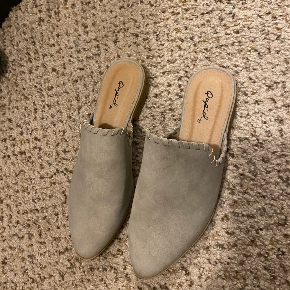 Qupid gray mules
